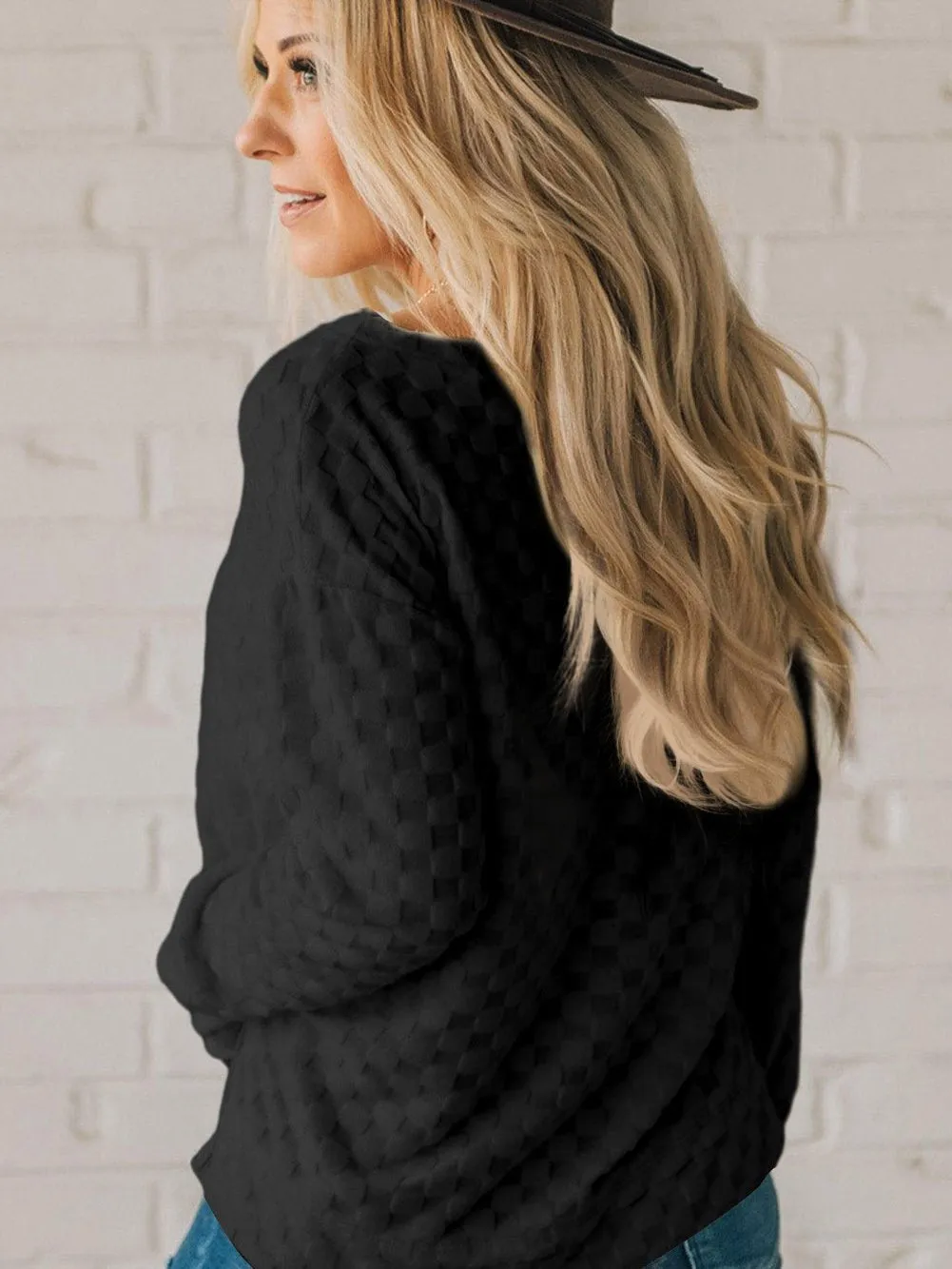 Black Textured Crew Neck Thumbhole Top for Autumn Wardrobe