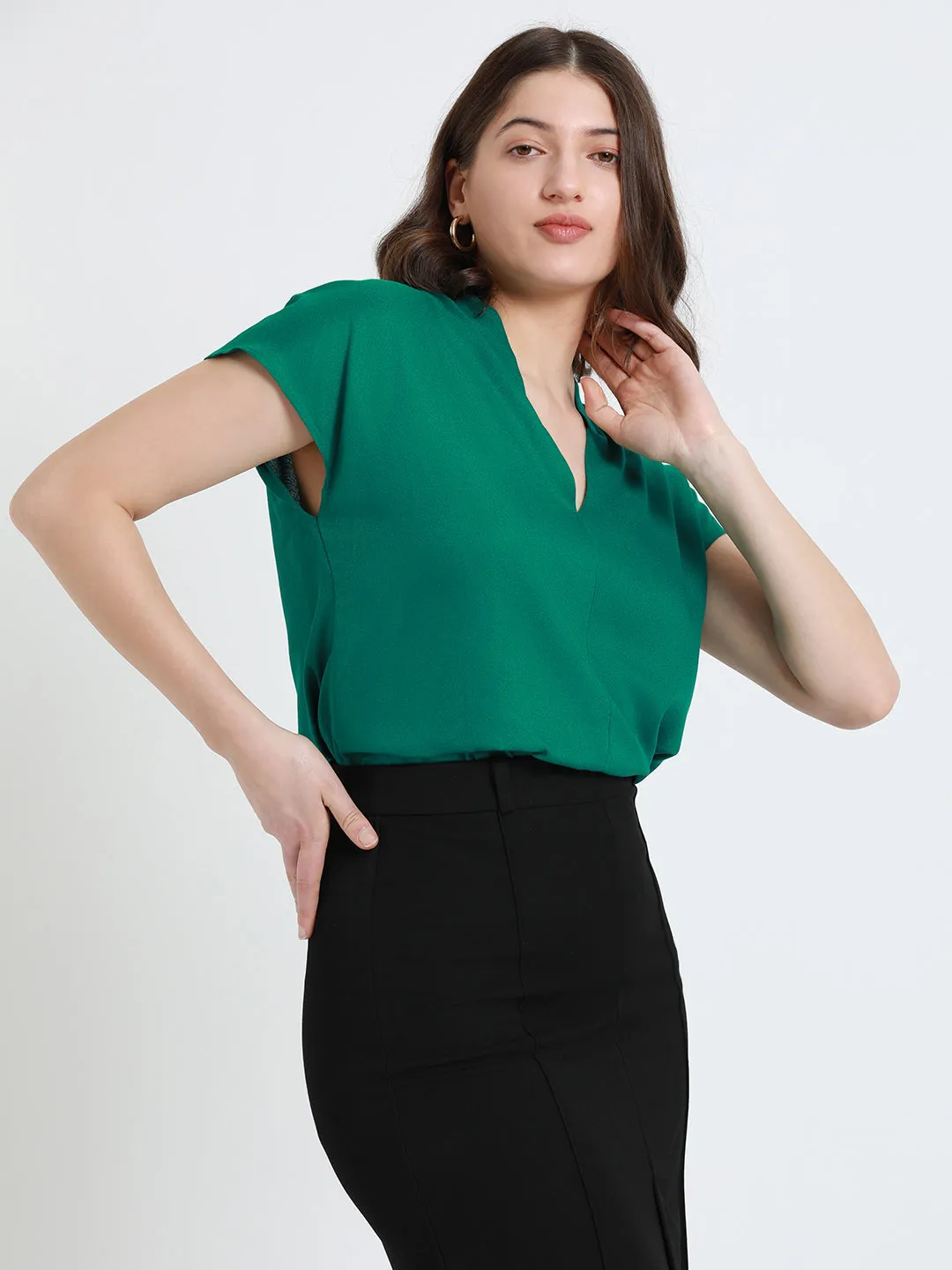 DL Woman V- Neck Regular Fit Solid Green Top