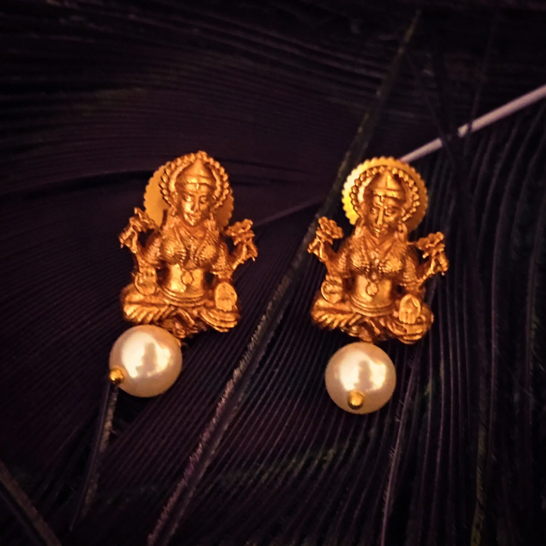 TEMPLE LAXMI WITH PEARL TOPS