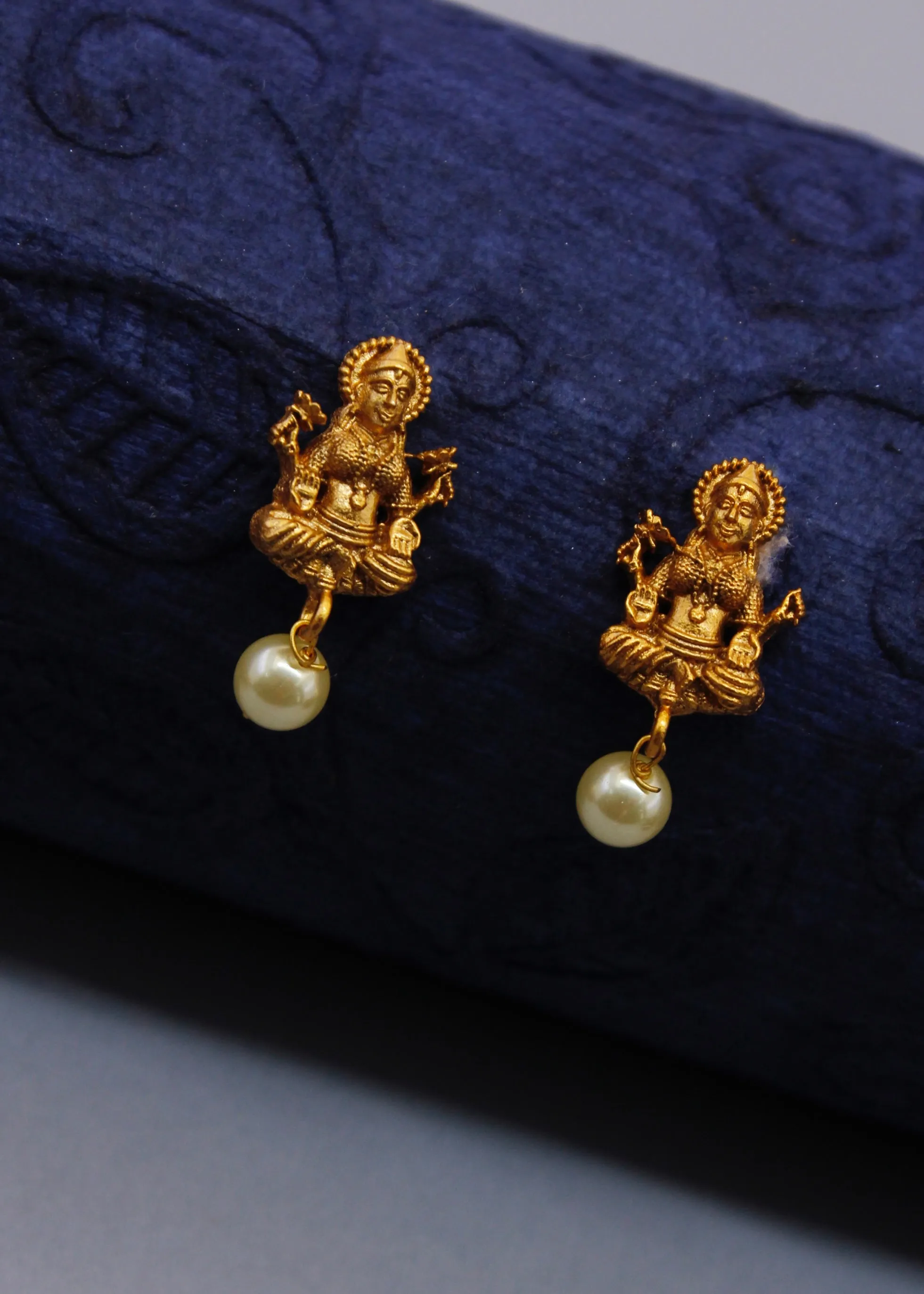 TEMPLE LAXMI WITH PEARL TOPS