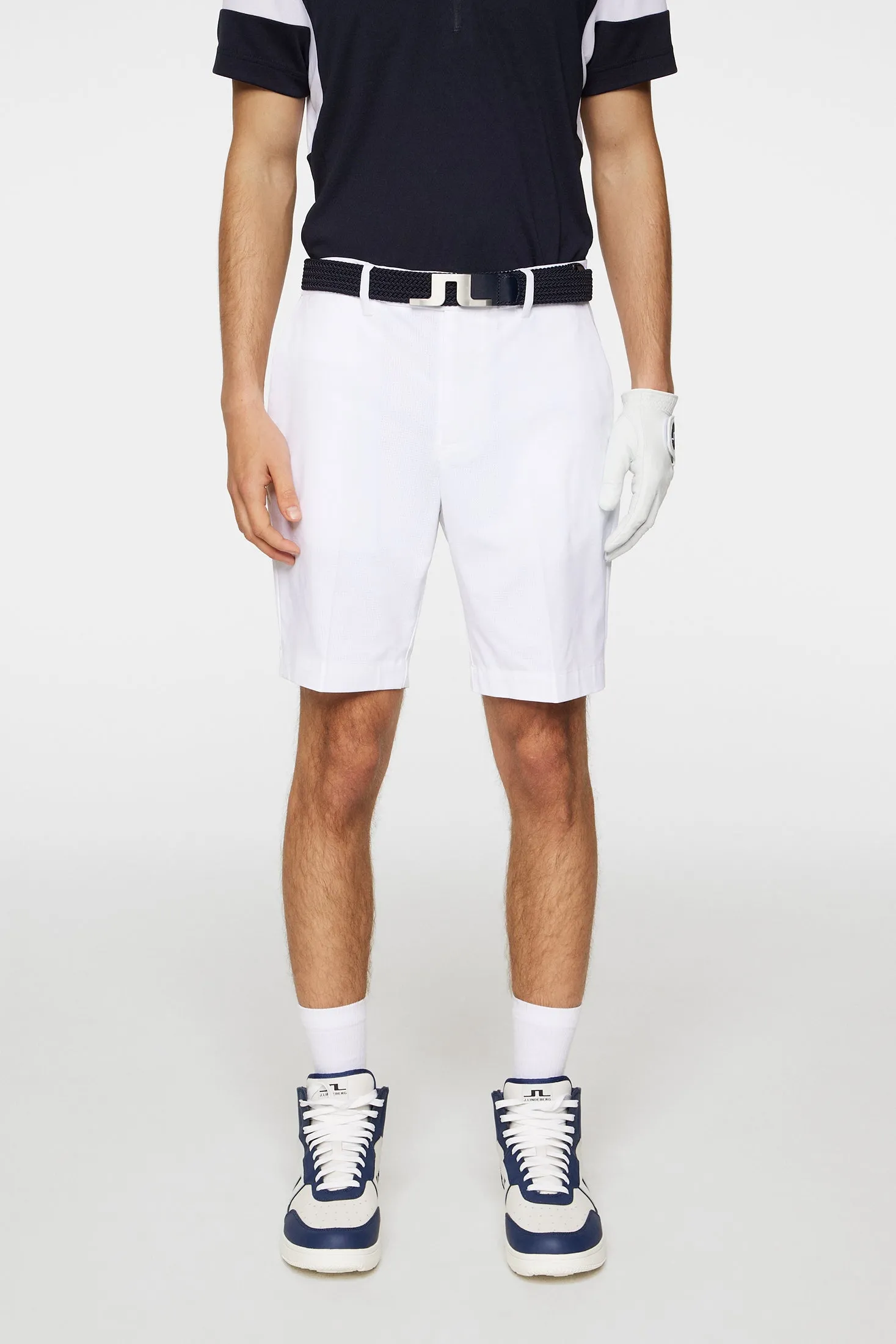 Vent Shorts / White